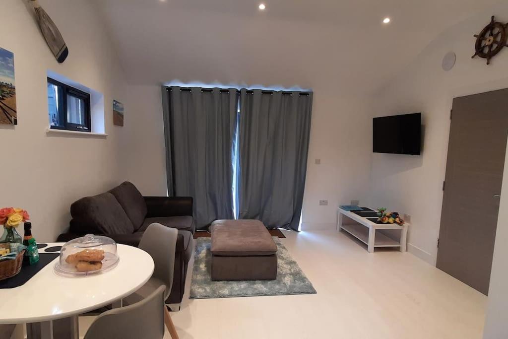 Sellindge Sycamore Lodge Kent With Ev Zappi Type 2, Swimming Pool For A Fee מראה חיצוני תמונה