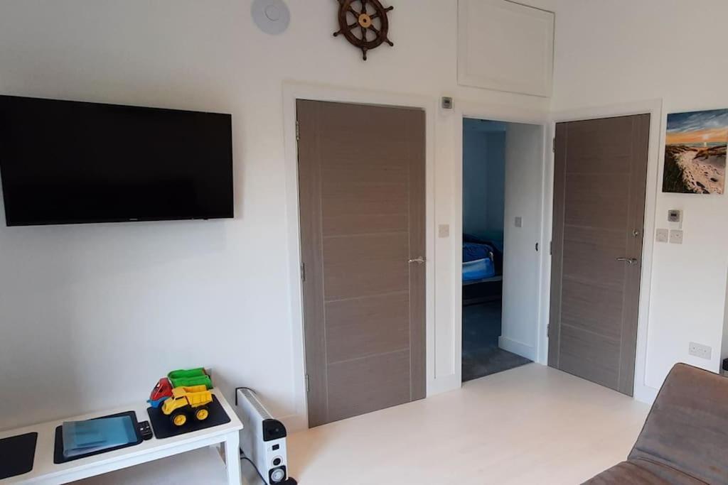 Sellindge Sycamore Lodge Kent With Ev Zappi Type 2, Swimming Pool For A Fee מראה חיצוני תמונה